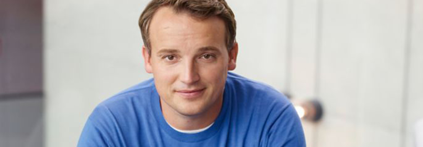 Christian Klein i blå tröja
